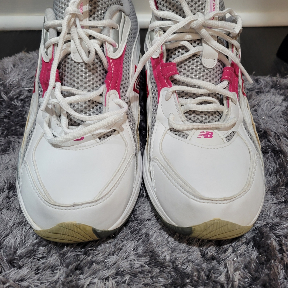 New Balance White and Pink Sneakers